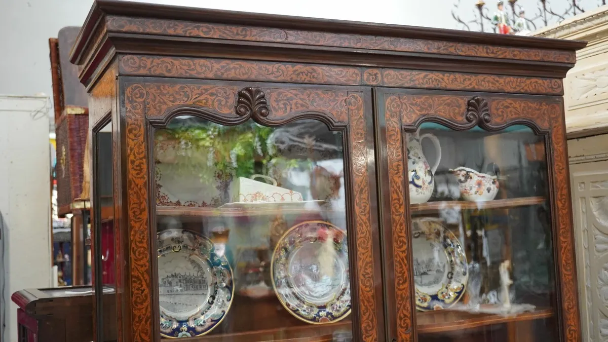 🌟 Exquisite 19th-Century French Marquetry Display - Image 3