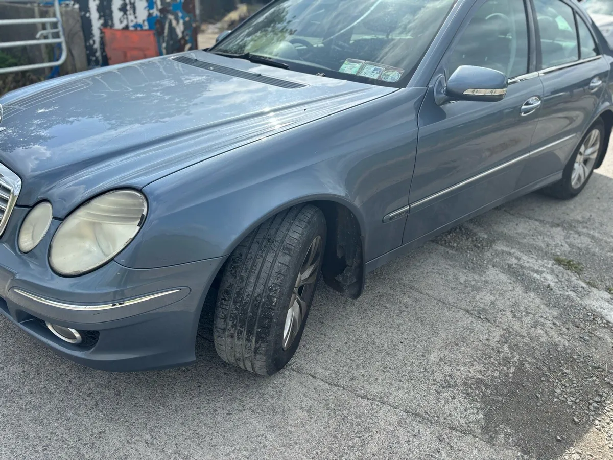 Mercedes E200 Kompressor - Image 2