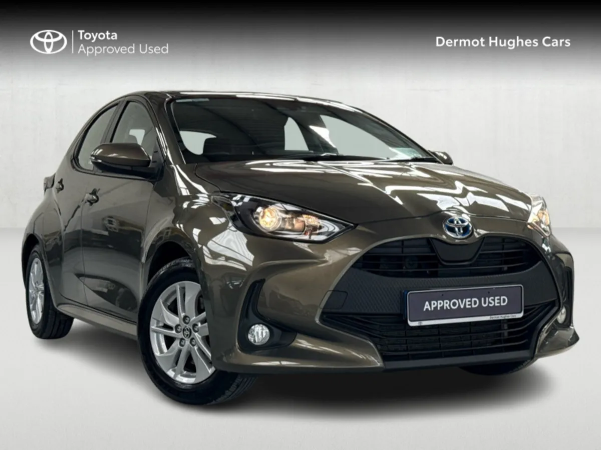 Toyota Yaris YARIS 1.5 HYBRID LUNA - Image 1