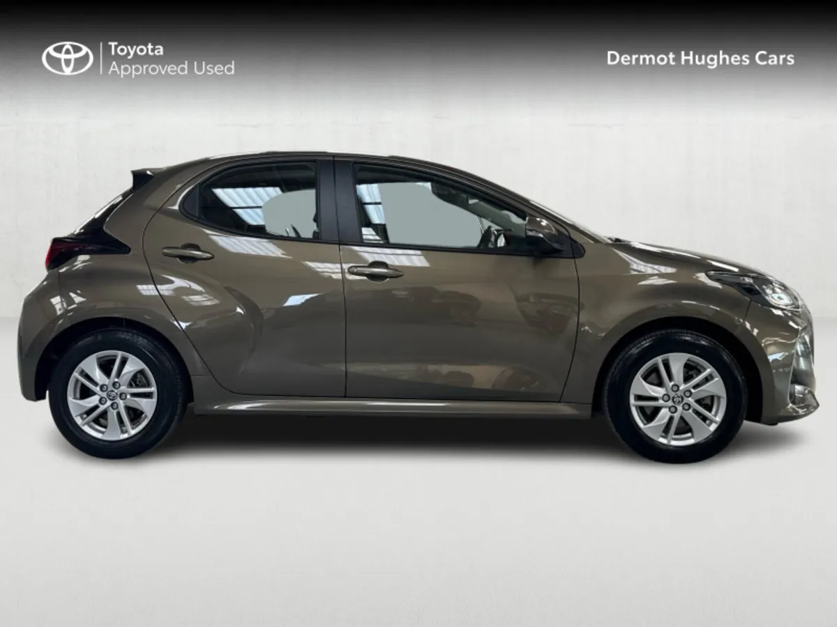 Toyota Yaris YARIS 1.5 HYBRID LUNA - Image 3