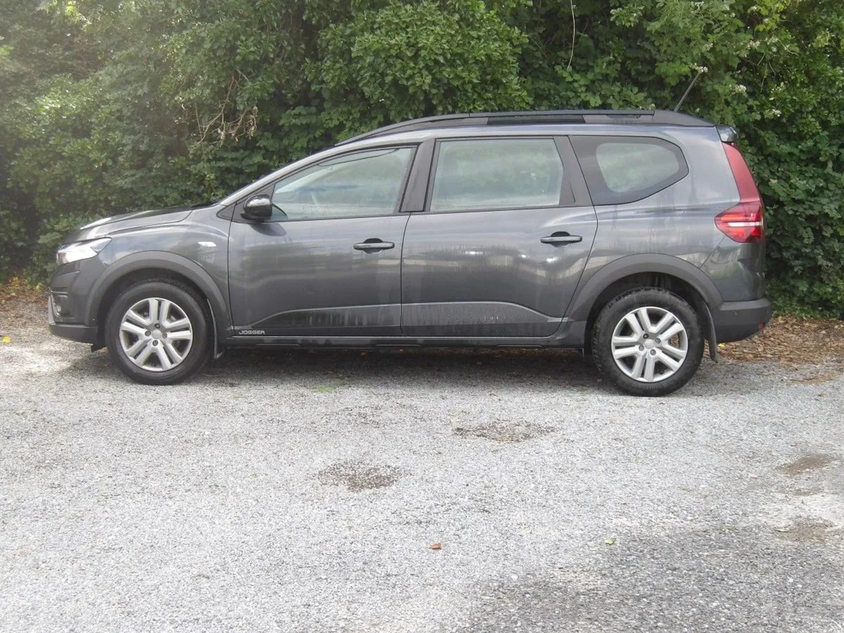 Dacia Jogger TCe 110 Expression 7 Seater - Image 1