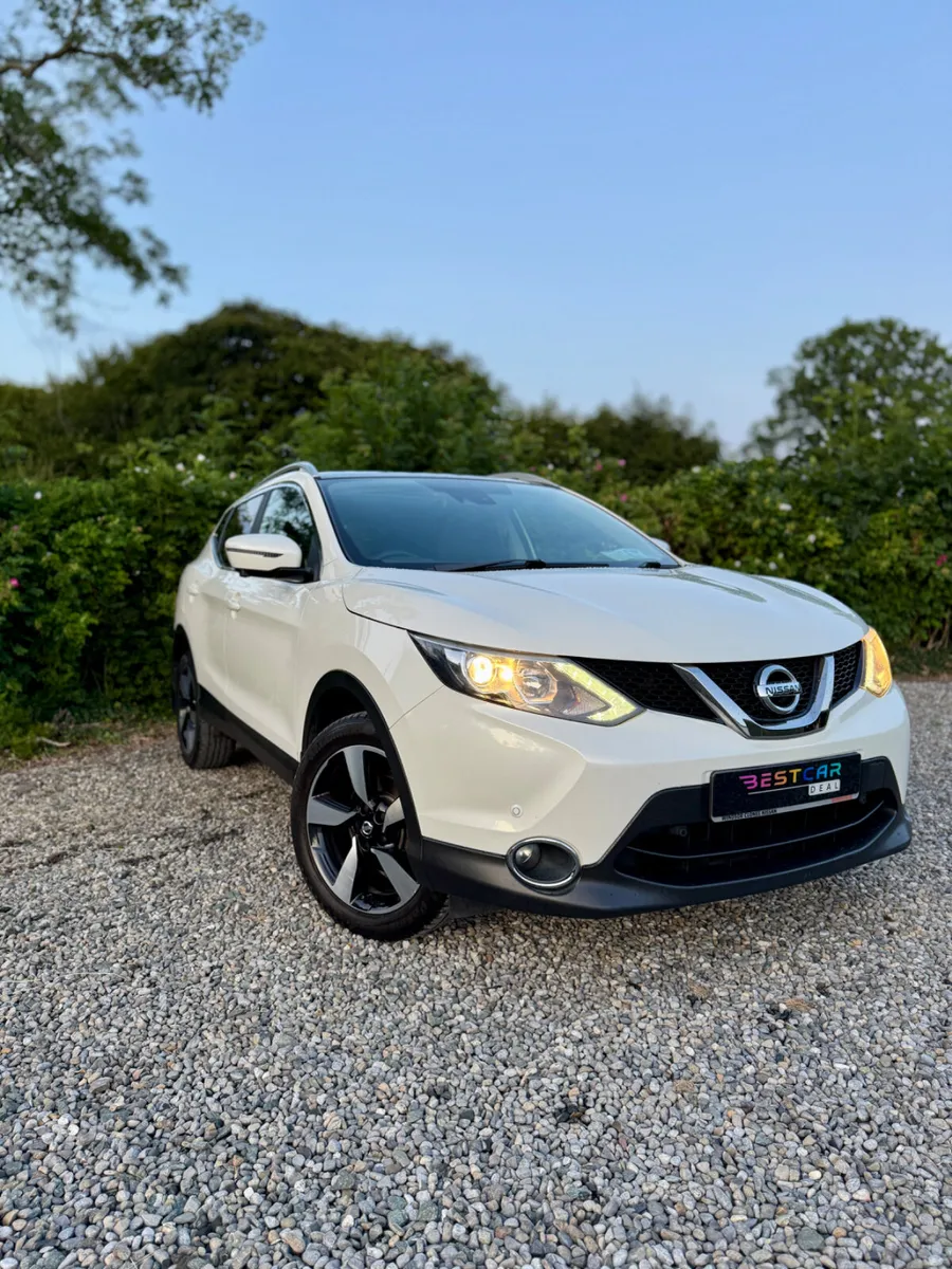 2017 Nissan Qashqai SV 1.5 Premium - Image 1