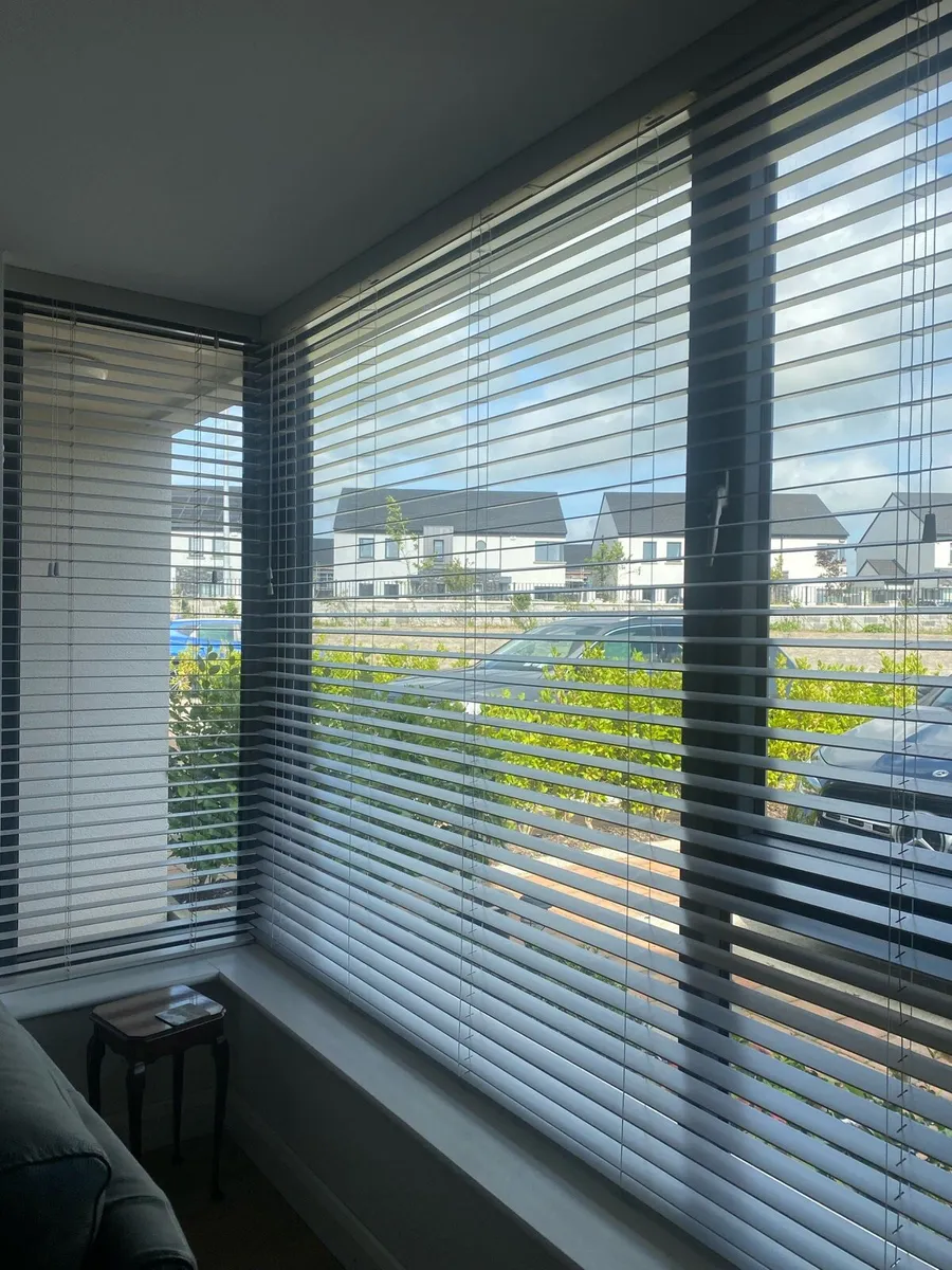 Grey Venetian Blinds - Image 1