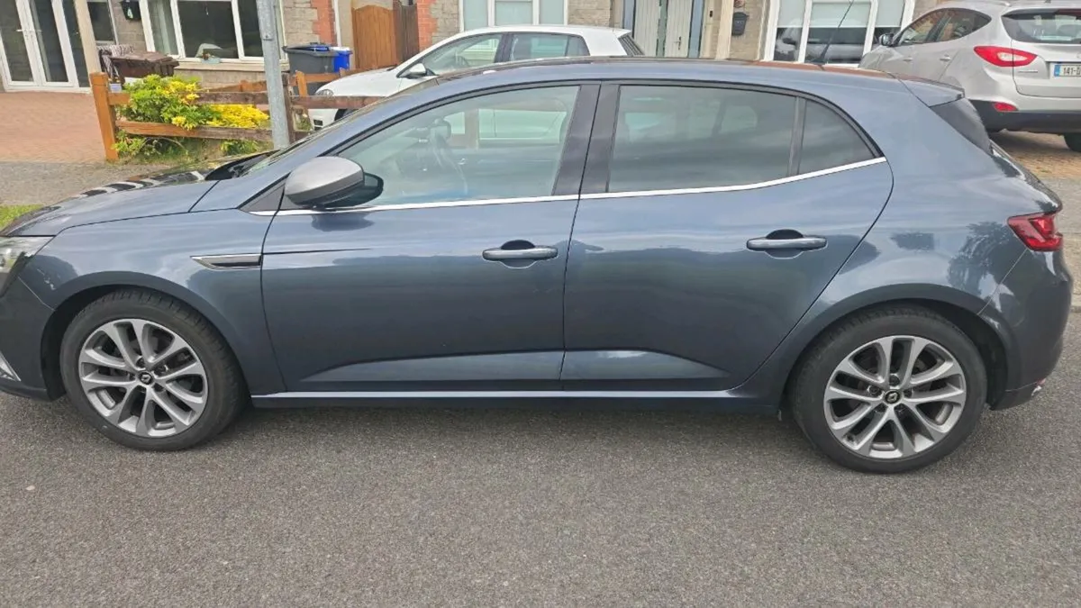 Car - Image 2