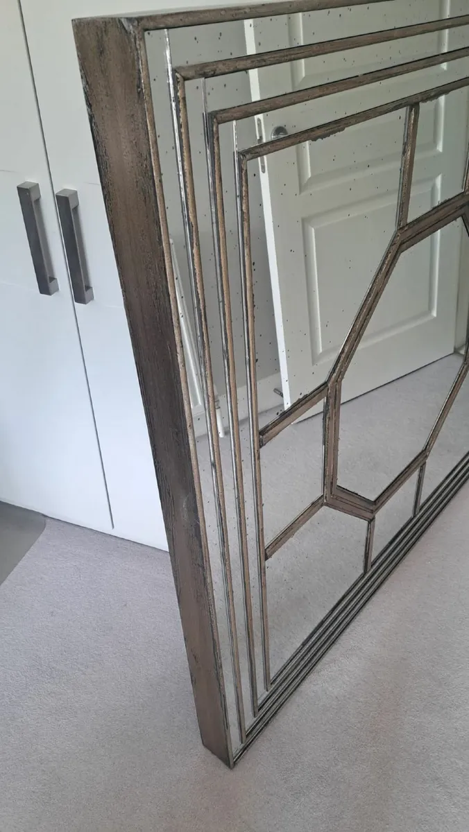 Large Decorative Mirror - Excellent Condition - Image 3