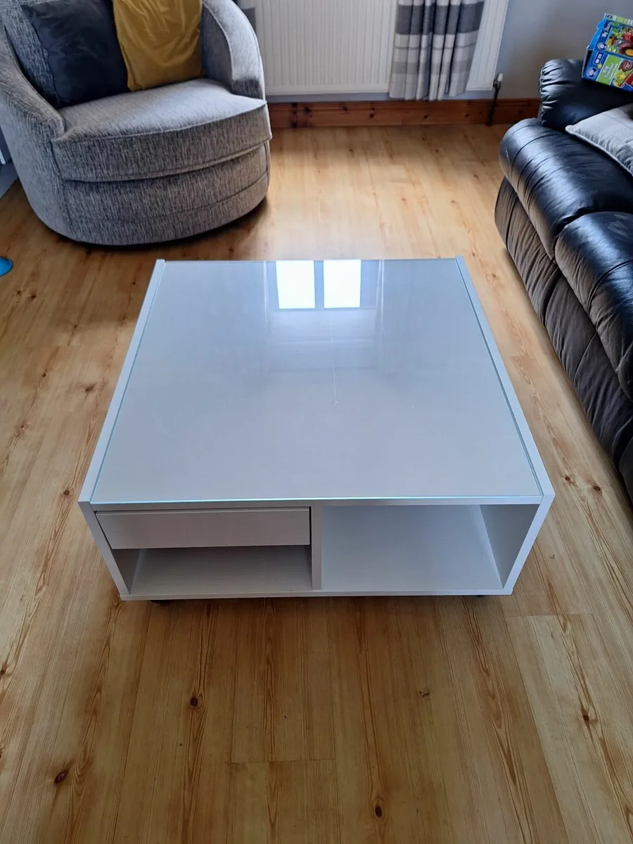 Coffee table - Image 1