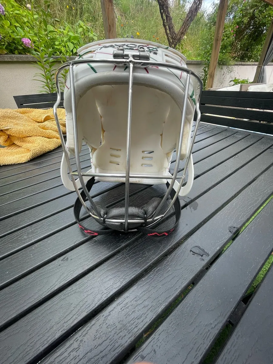 hurling helmet - Image 2