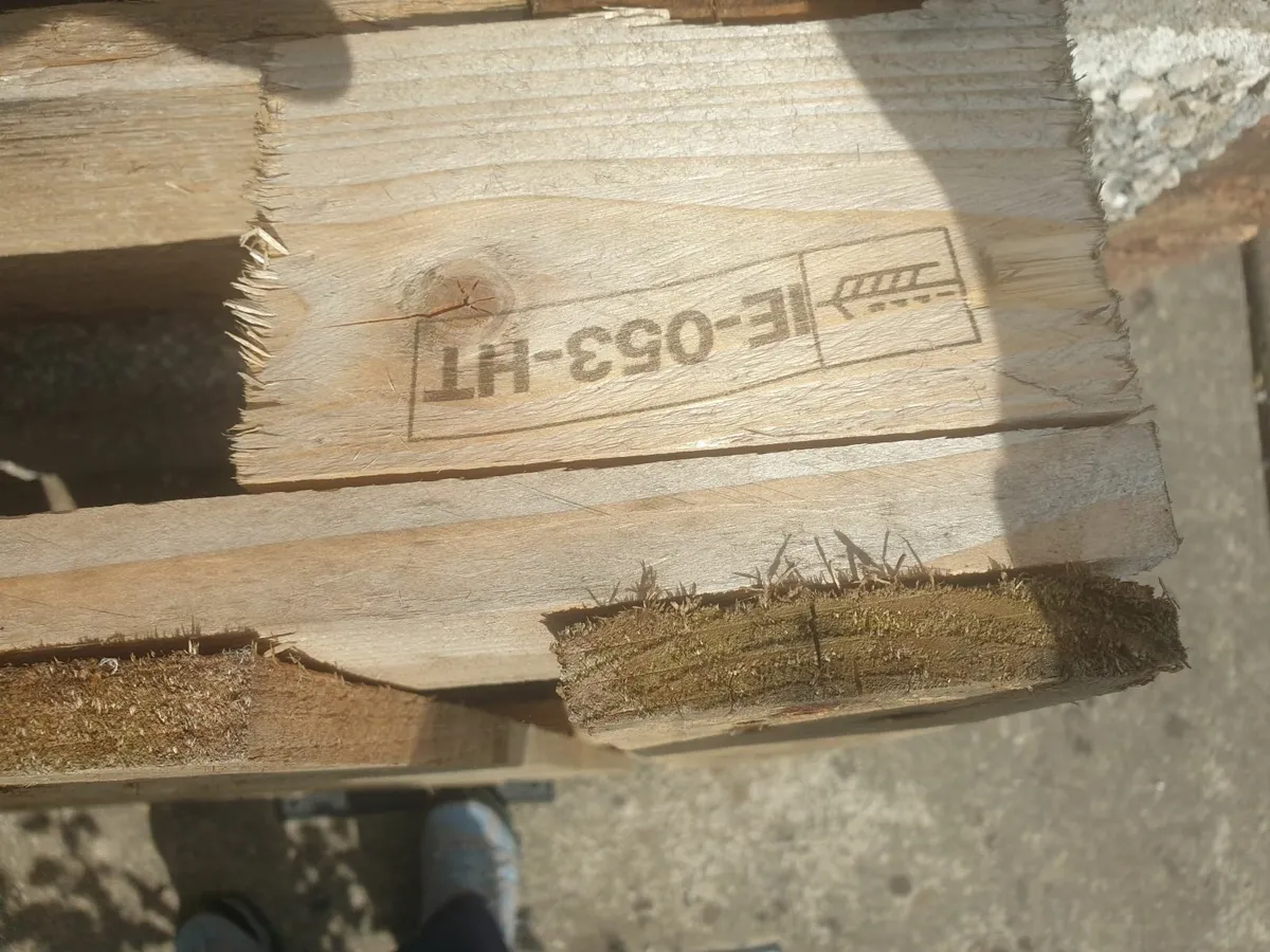 Wooden Pallet Free to Collect - Image 3