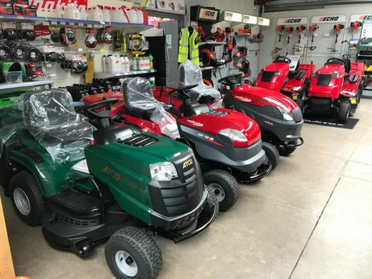 Castelgarden XDC140M Ride-on mower - Image 3