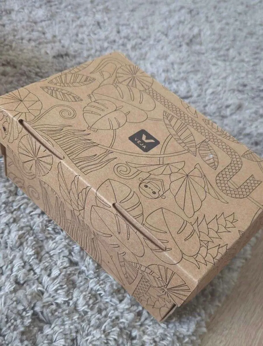 NEW VEJA Kids Shoes Size 22 - Image 1