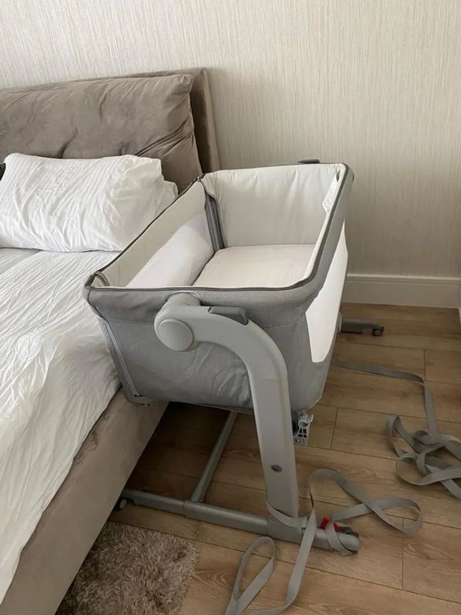 For Sale: Maxi-Cosi Iora Co-Sleeper + Brand New Maxi-Cosi E-Snooze Pad - Image 2