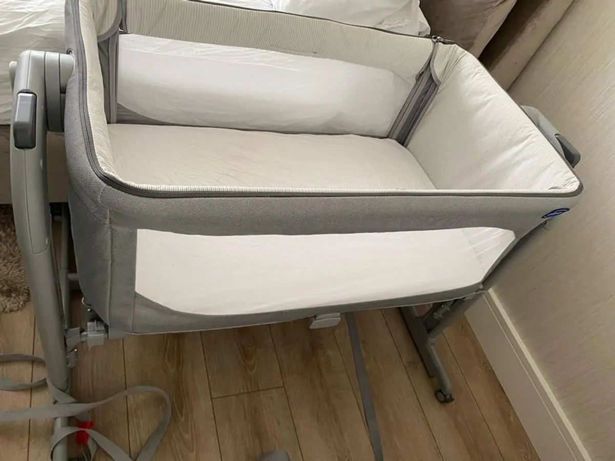 For Sale: Maxi-Cosi Iora Co-Sleeper + Brand New Maxi-Cosi E-Snooze Pad - Image 3