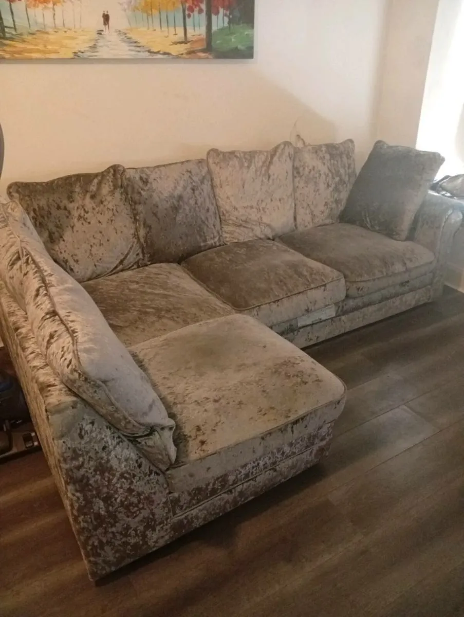 Comfortable L shaped Sofa. - Image 1