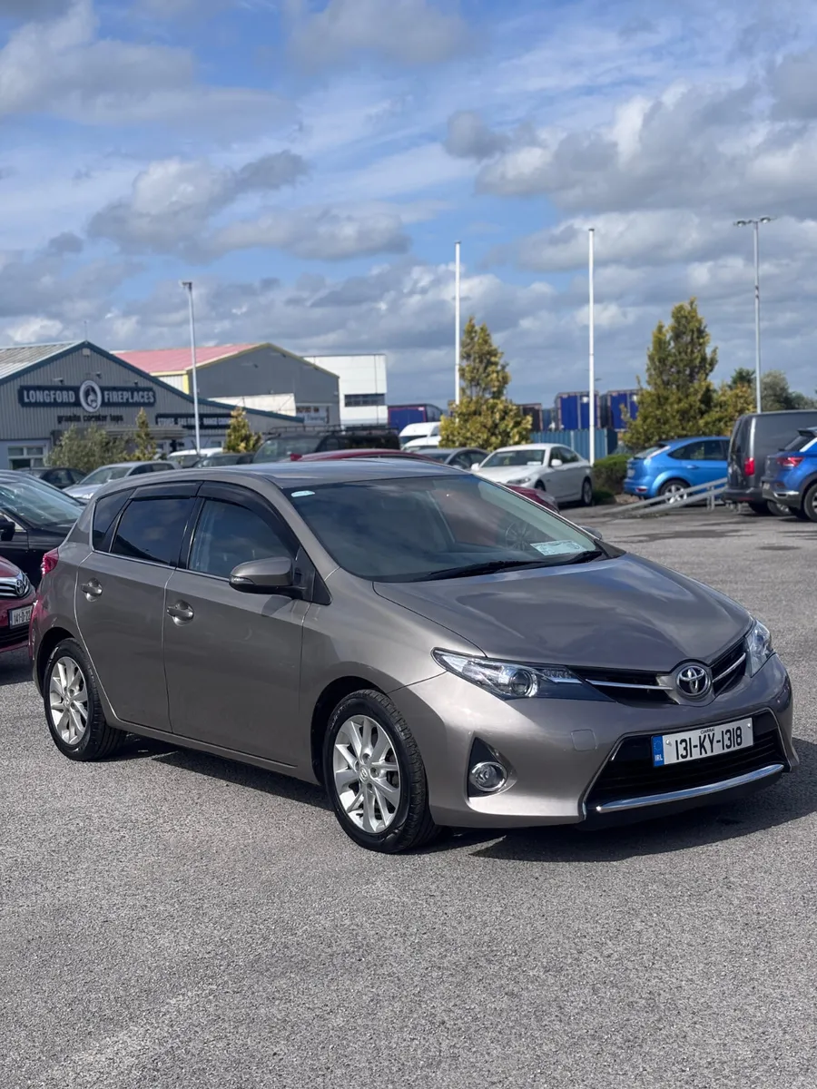 131 Toyota Auris 1.33 LUNA - Image 1