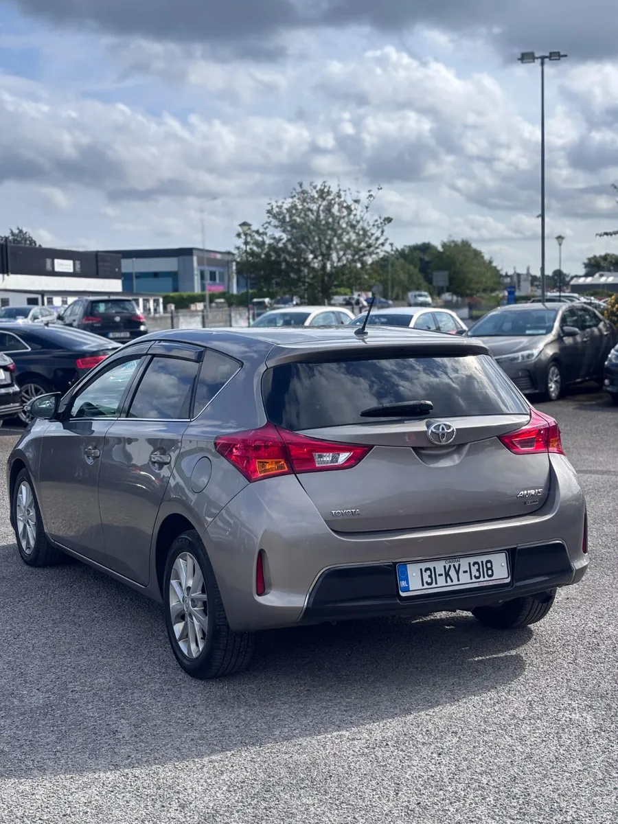 131 Toyota Auris 1.33 LUNA - Image 3
