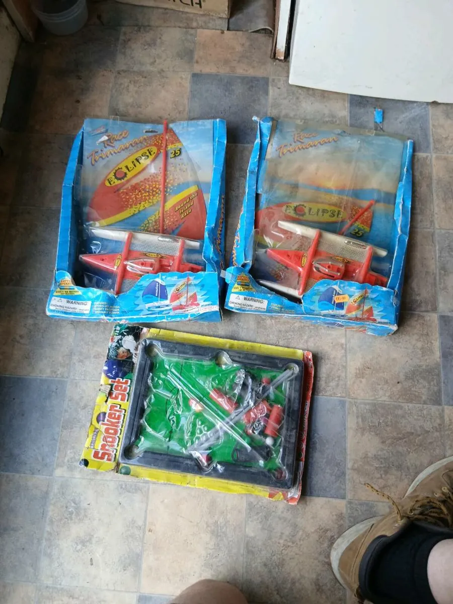 Toys boat and snooker - Image 1