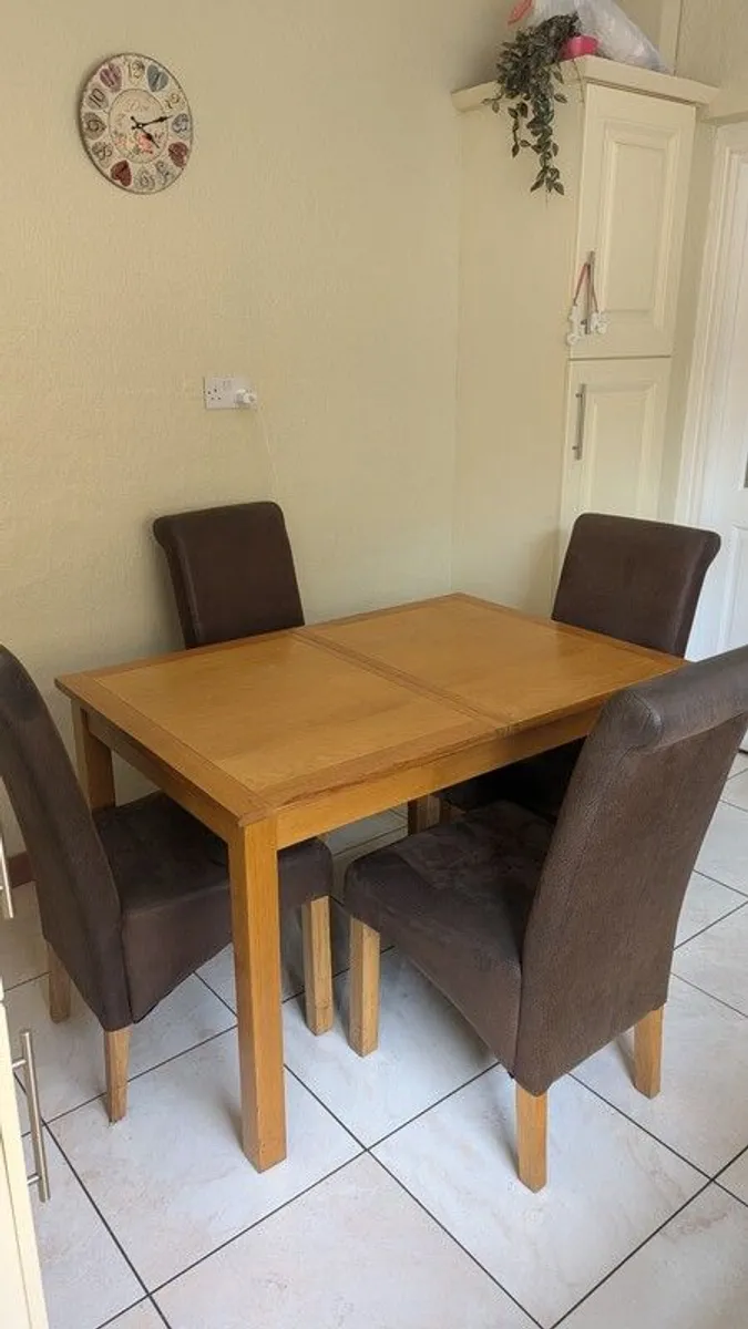 dinning table - Image 1