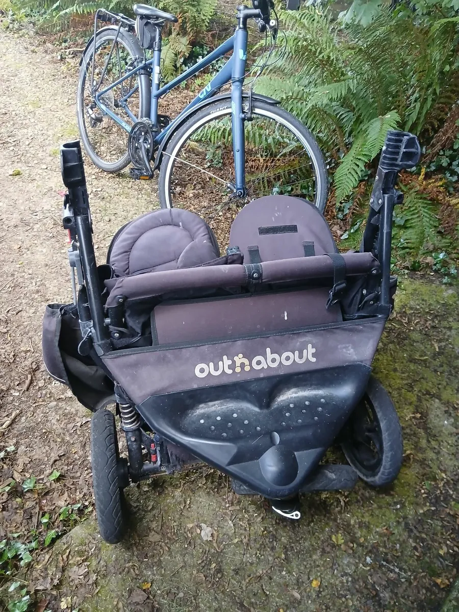 Out n about double buggy - Image 2