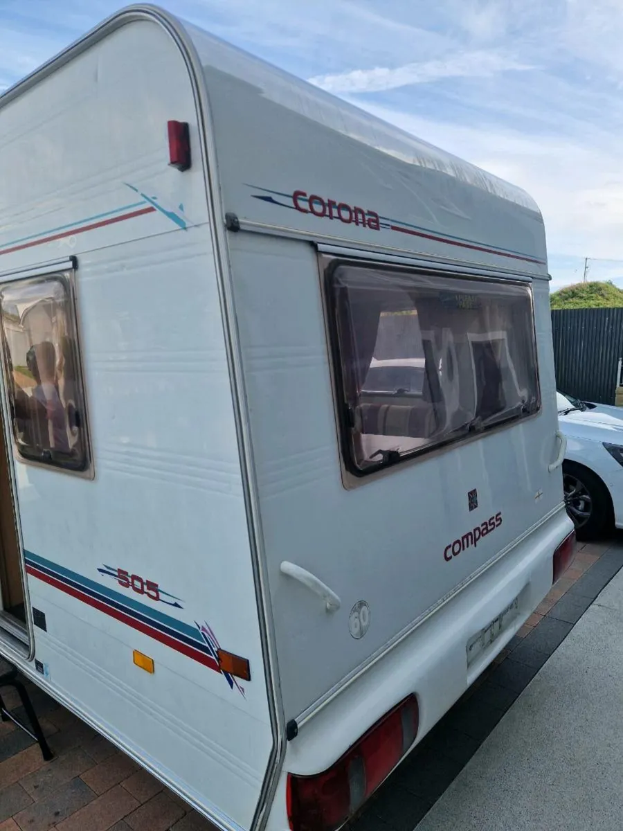 2005 compass corona 505 model 6 berth - Image 3