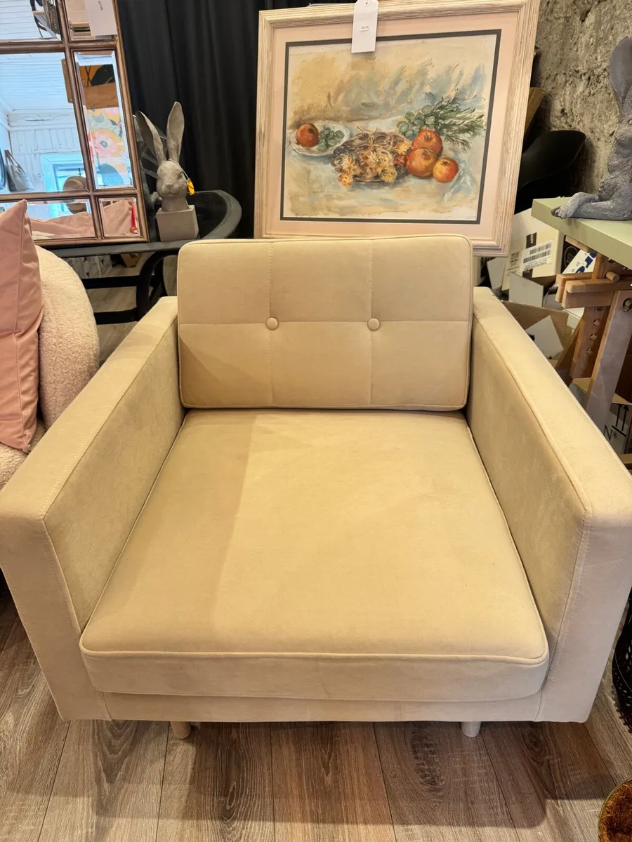 luxury armchair - Image 2