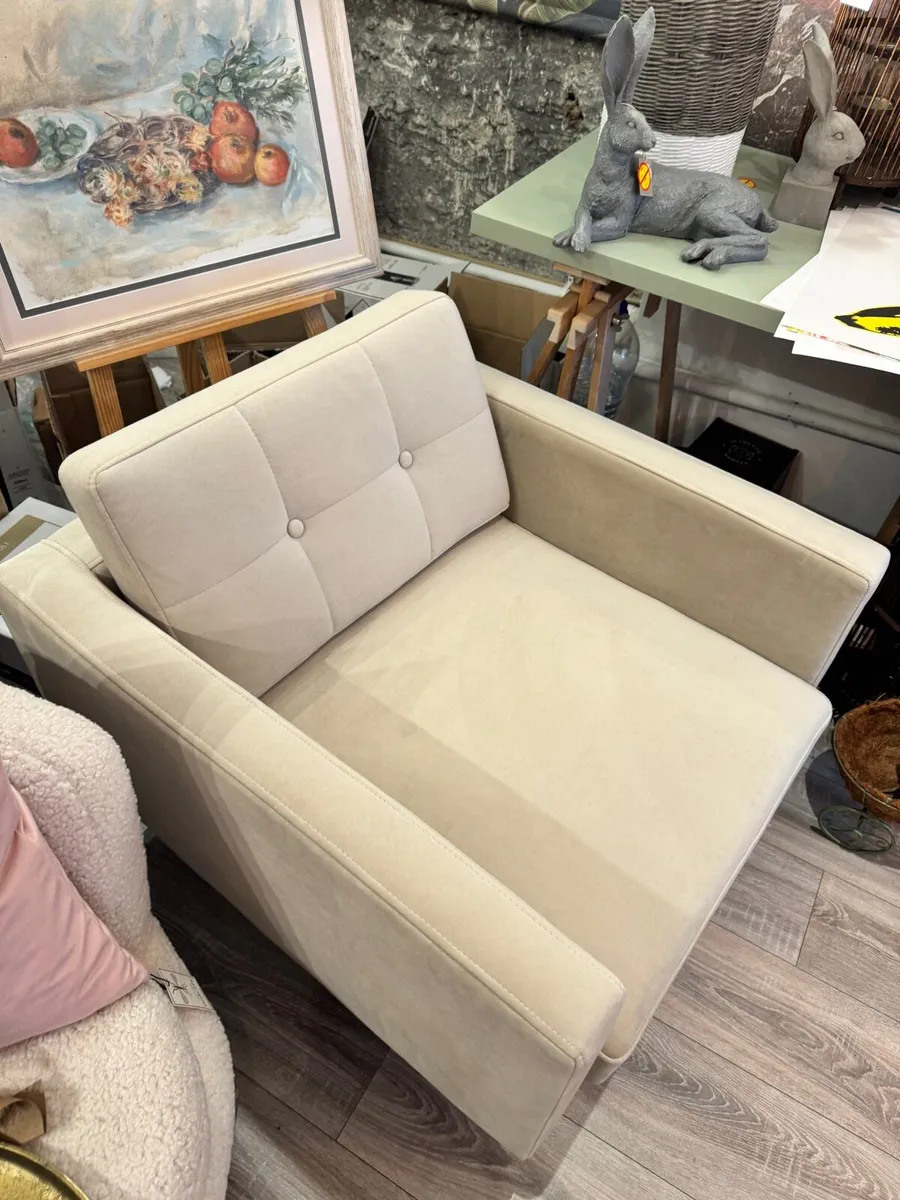 luxury armchair - Image 3