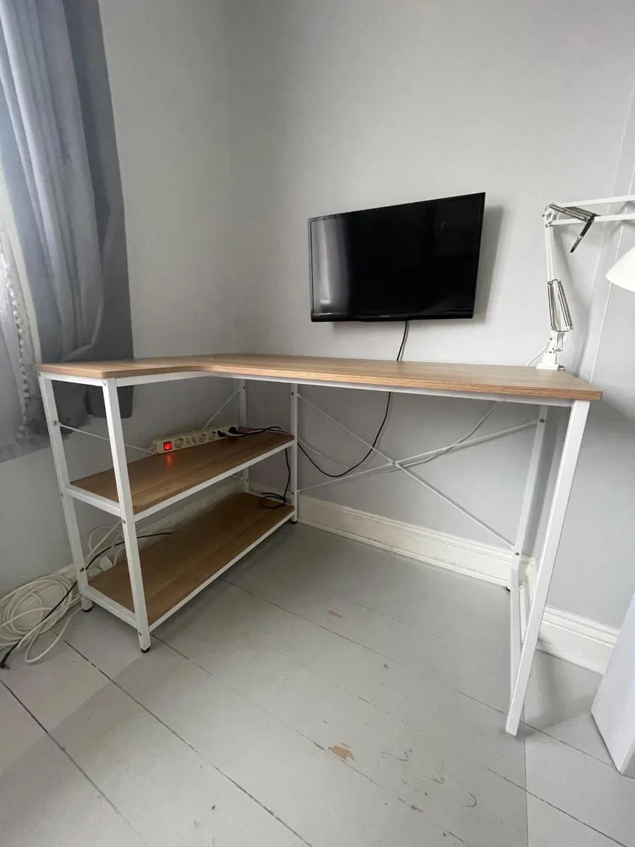 Office table - Image 3