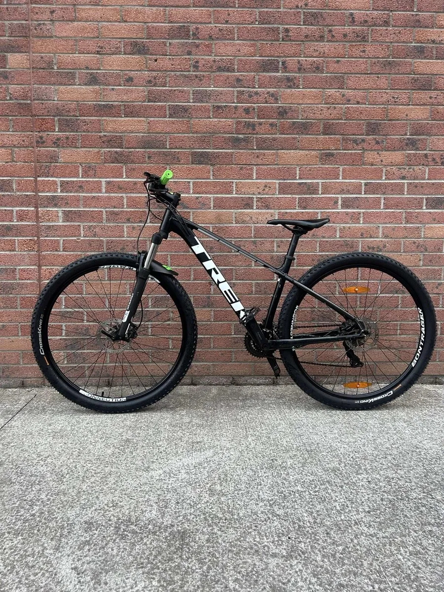 Trek Marlin 5 Mountain Bike - Image 1