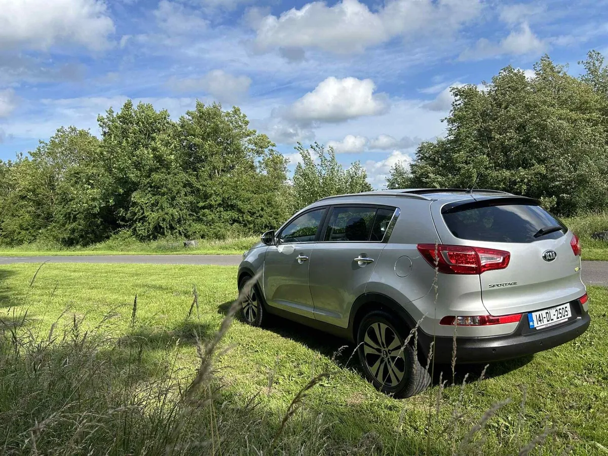 2014 Kia Sportage eco dynamics 1.7 D *high spec* - Image 2