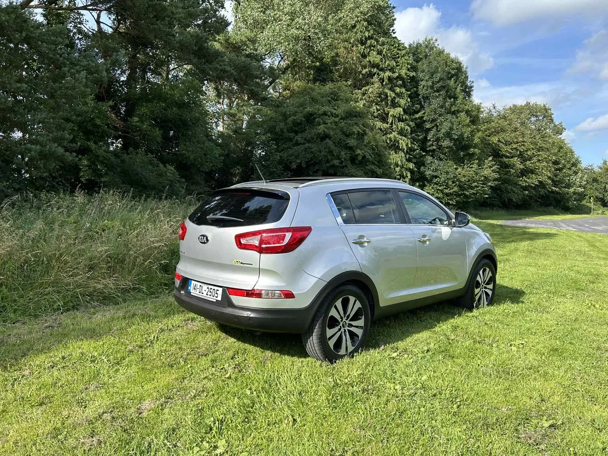 2014 Kia Sportage eco dynamics 1.7 D *high spec* - Image 4