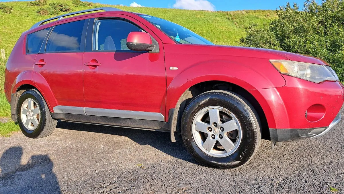 2008 Mitsubishi Outlander - Image 1