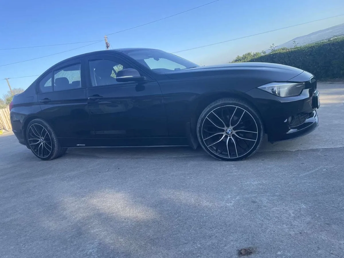 BMW 3-Series 2012 - Image 2
