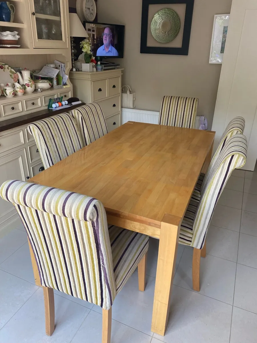 Kitchen table and 6 chairs - Image 2