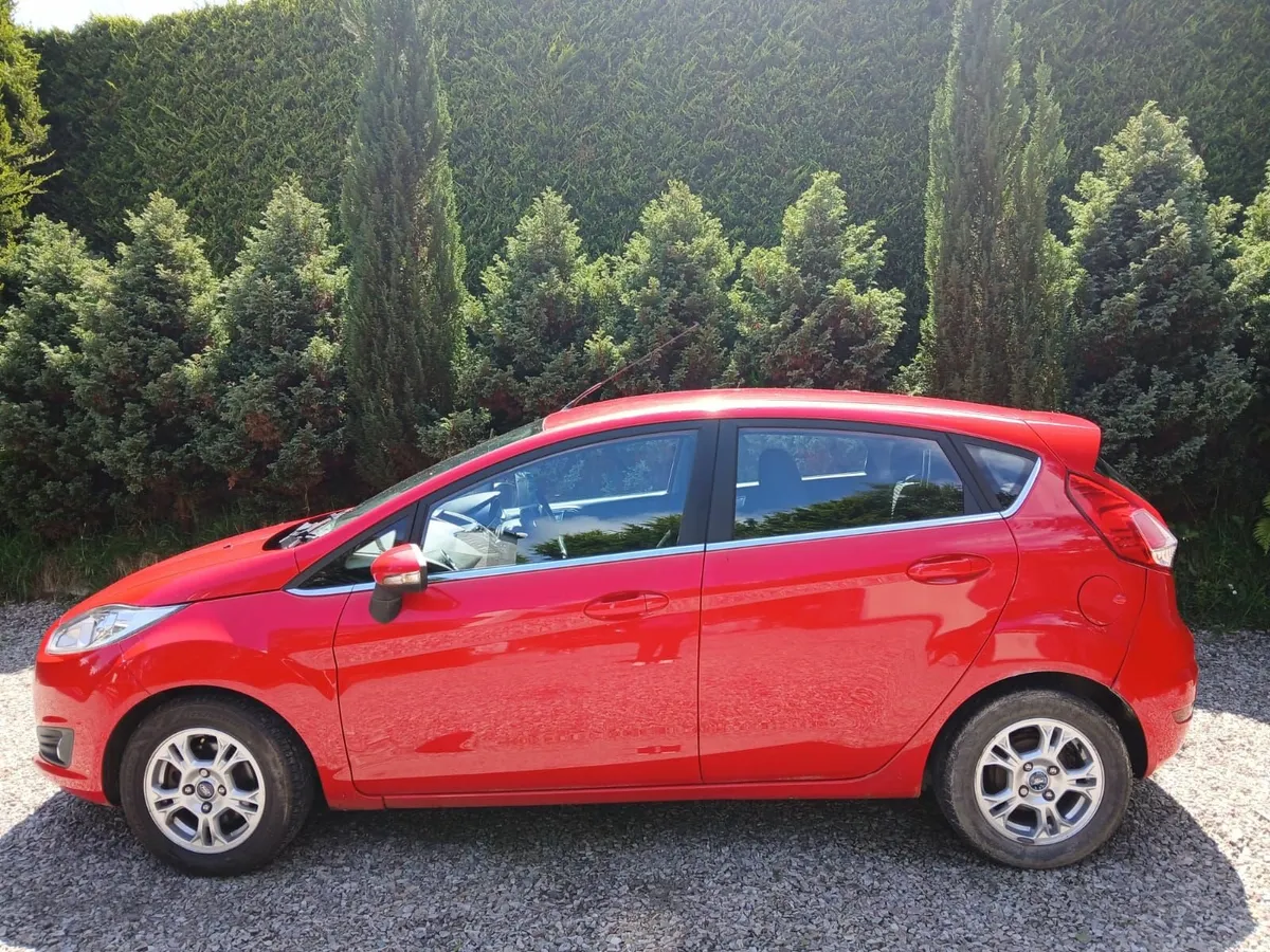 Ford Fiesta 2013 - Image 2