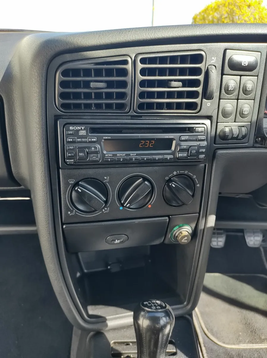 Volkswagen Corrado VR6 Storm 1995 - Image 3
