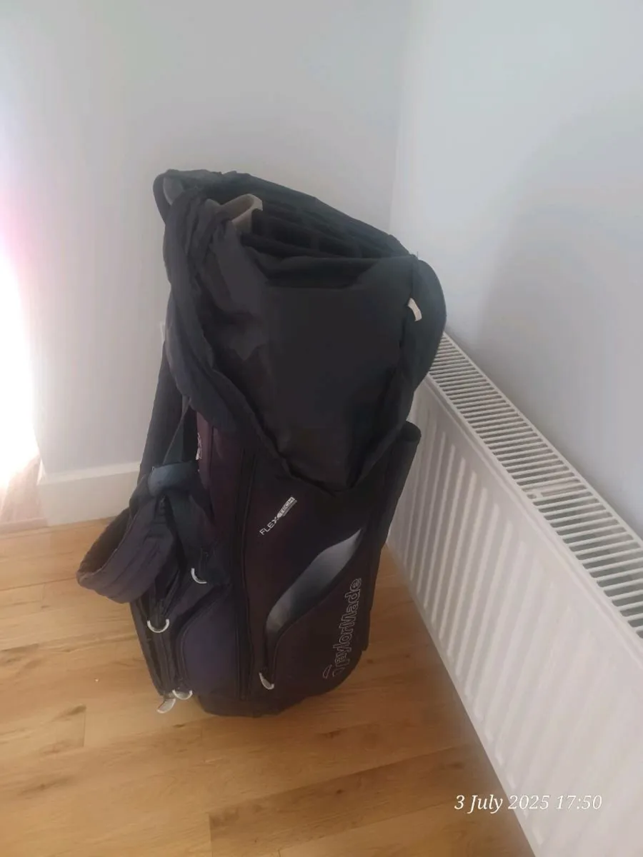 Taylormade & Titliest Golf bags - Image 1