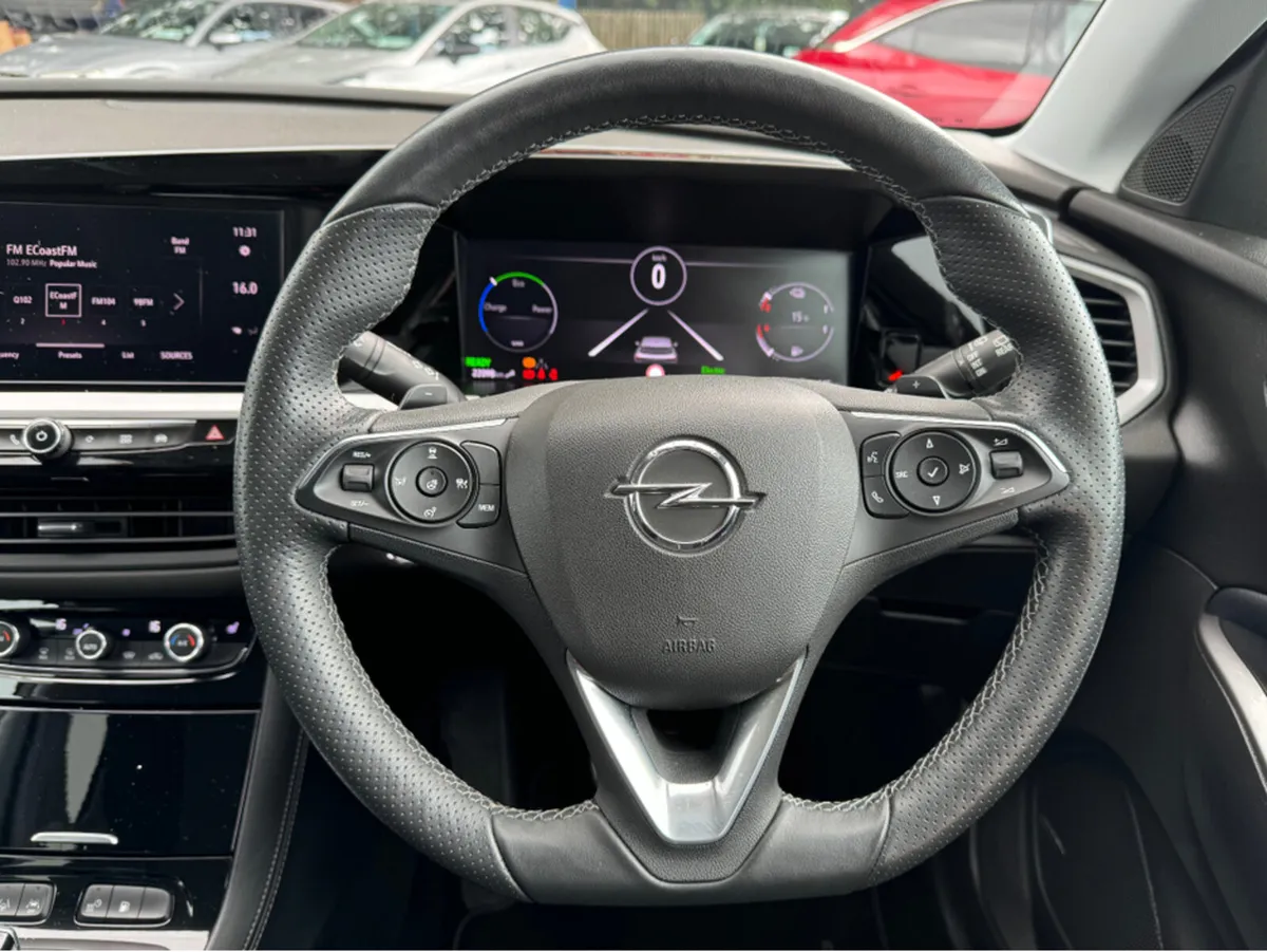 Opel Grandland GSE | PHEV | 1.6 | AUTO | AWD | 4DR - Image 4