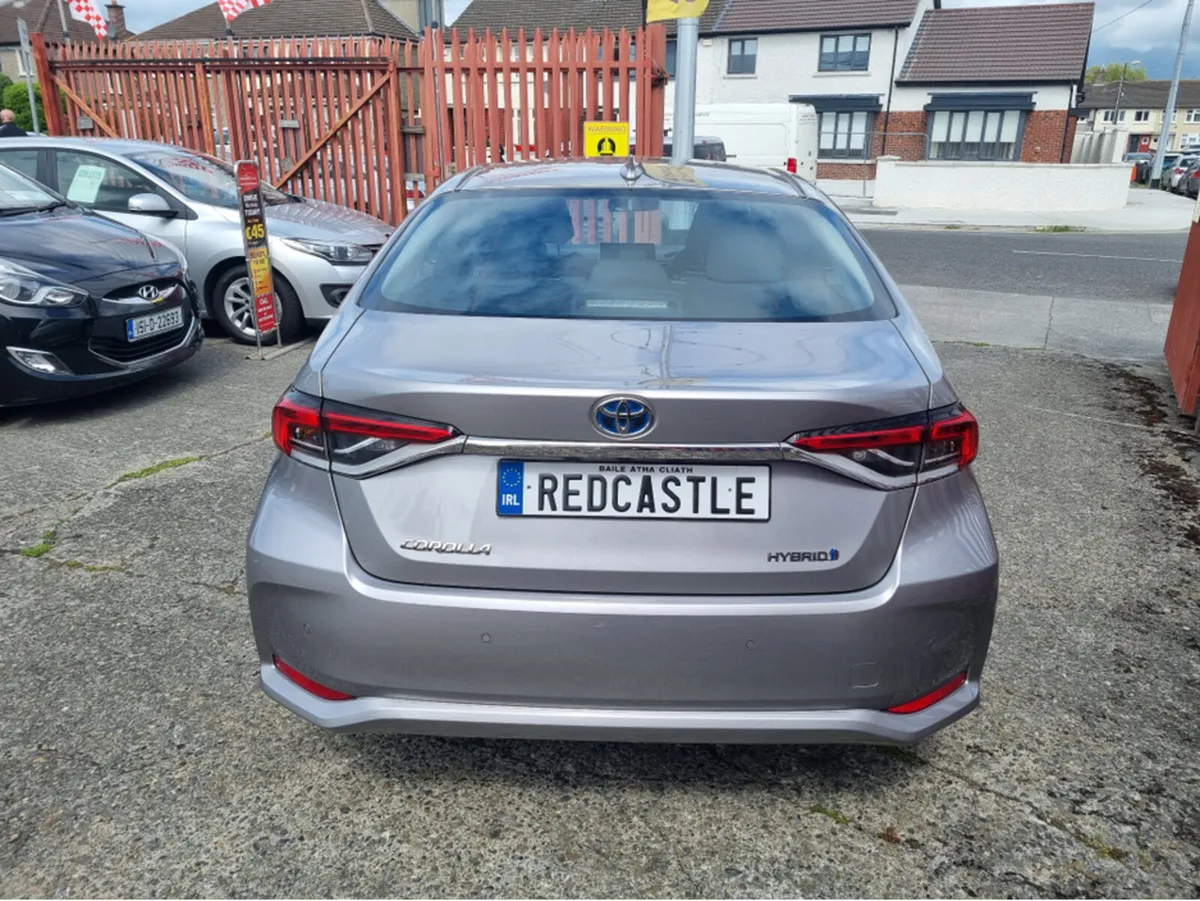 Toyota Corolla ICON TECH 1.8 Hybrid - Image 4