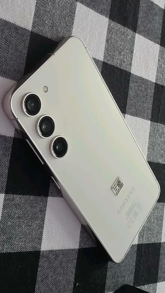 Samsung galaxy s23  256GB Unlocked - Image 2