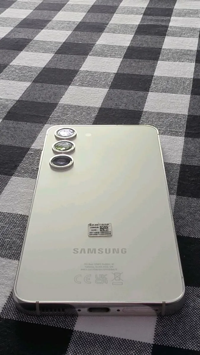 Samsung galaxy s23  256GB Unlocked - Image 3