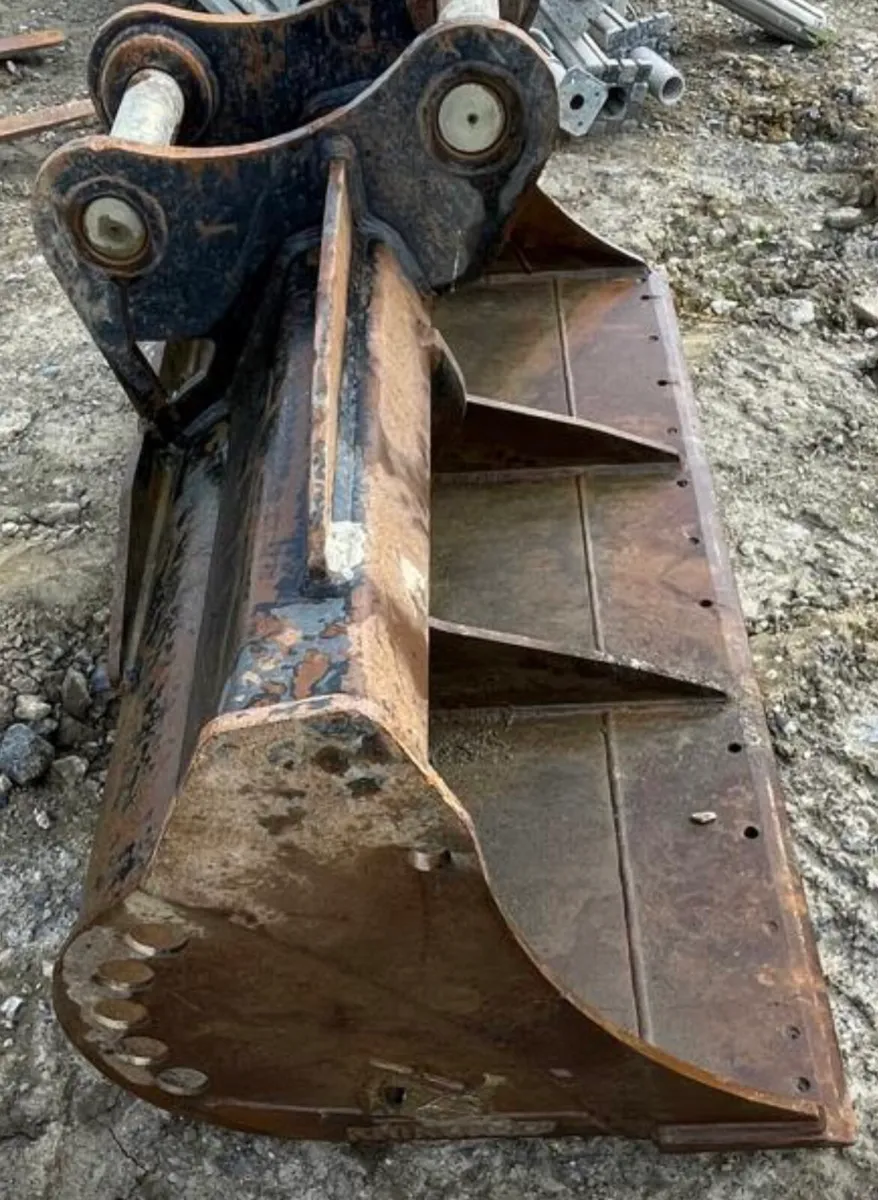 7ft GRADING BUCKET - LIKE NEW - Image 2