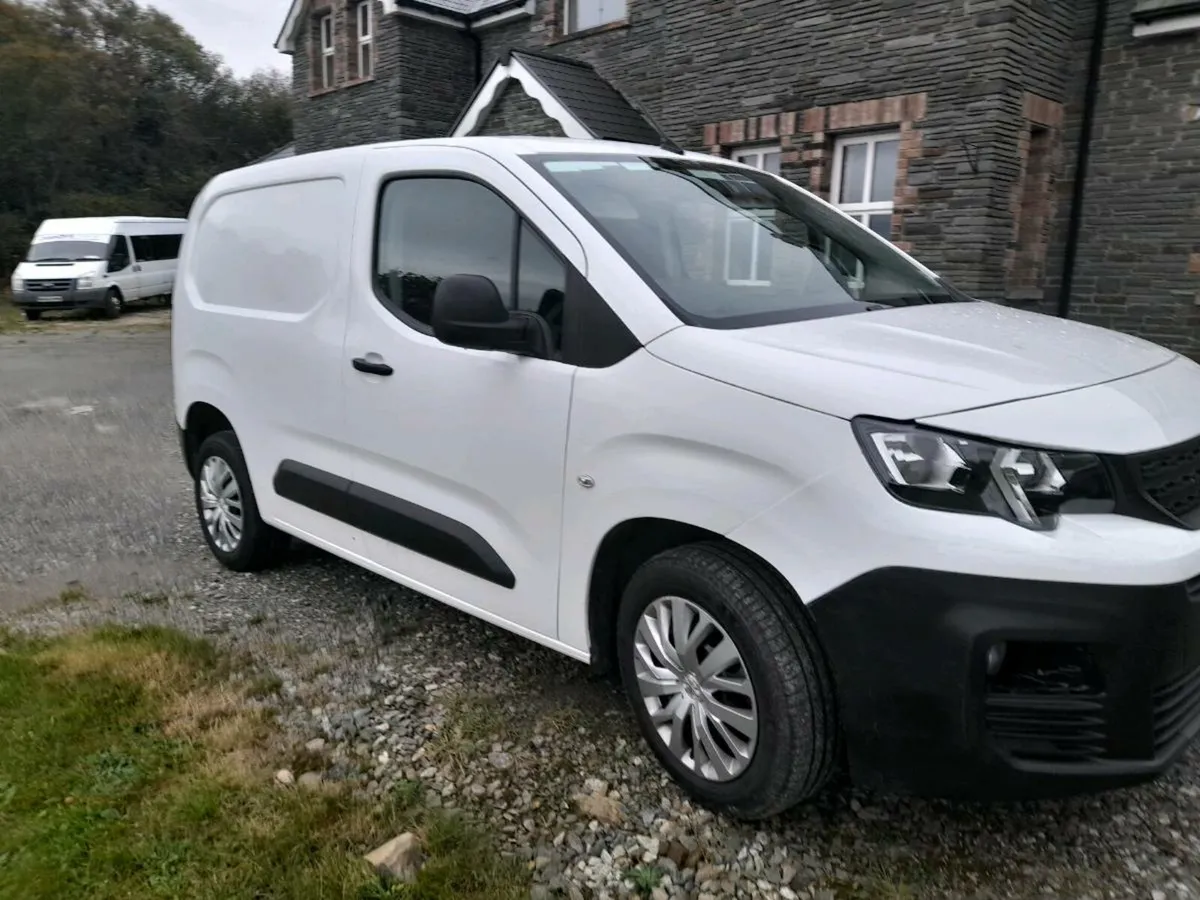 PEUGEOT PARTNER 2020DL - Image 3