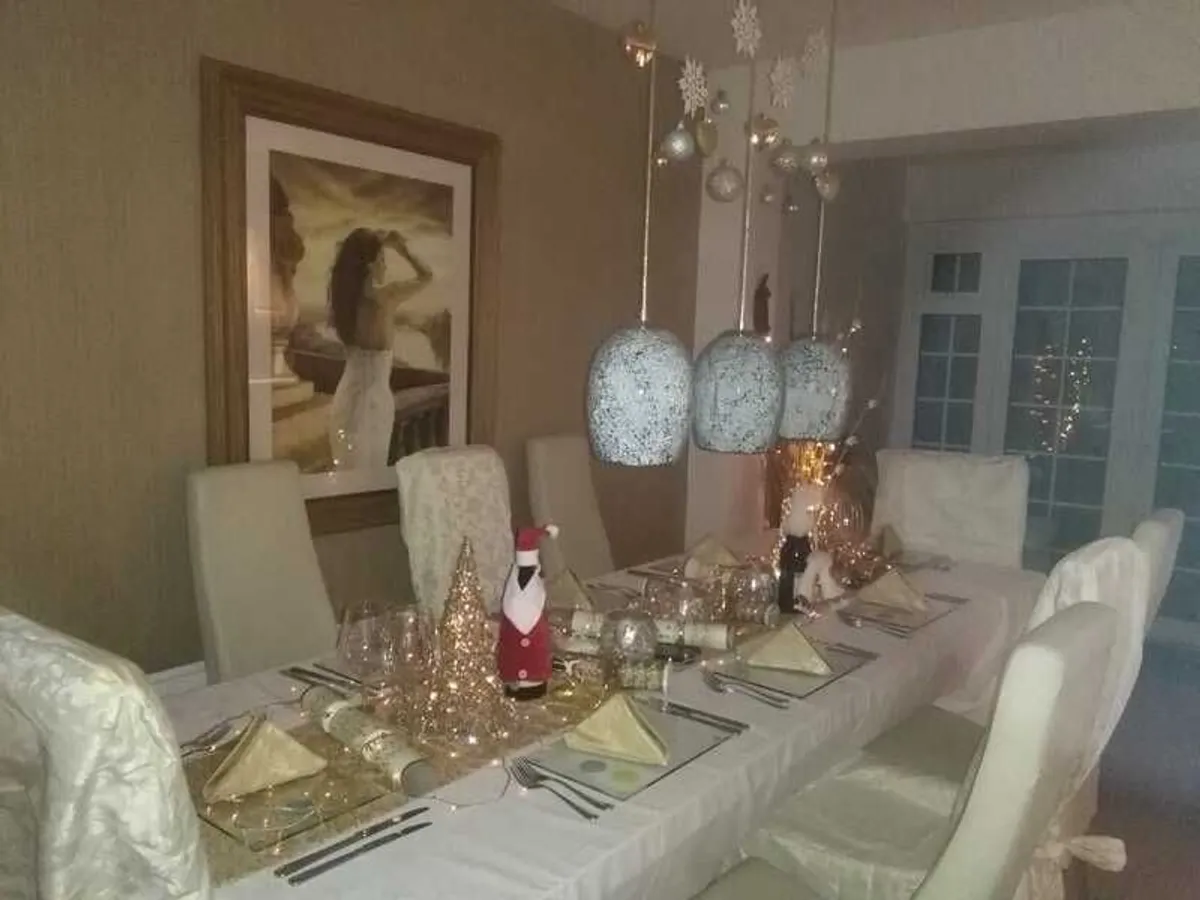 Dining Table & Chairs - Image 4