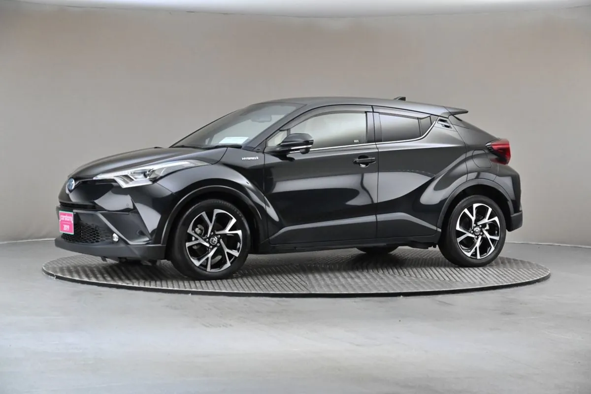 Toyota C-HR 1.8 Hybrid  half Leather reverse Cam - Image 4