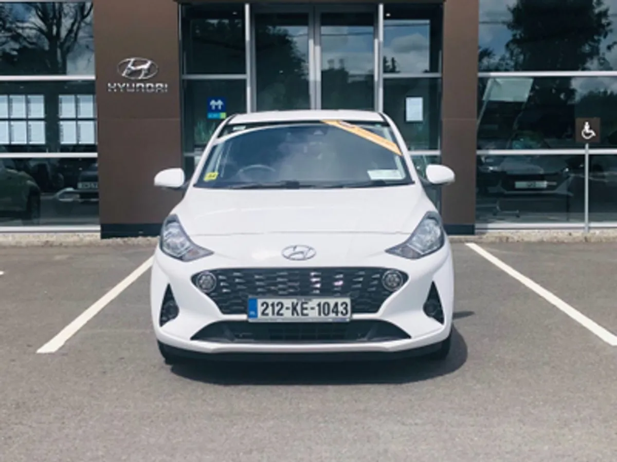 Hyundai i10 Deluxe 1.0 Petrol - Image 2