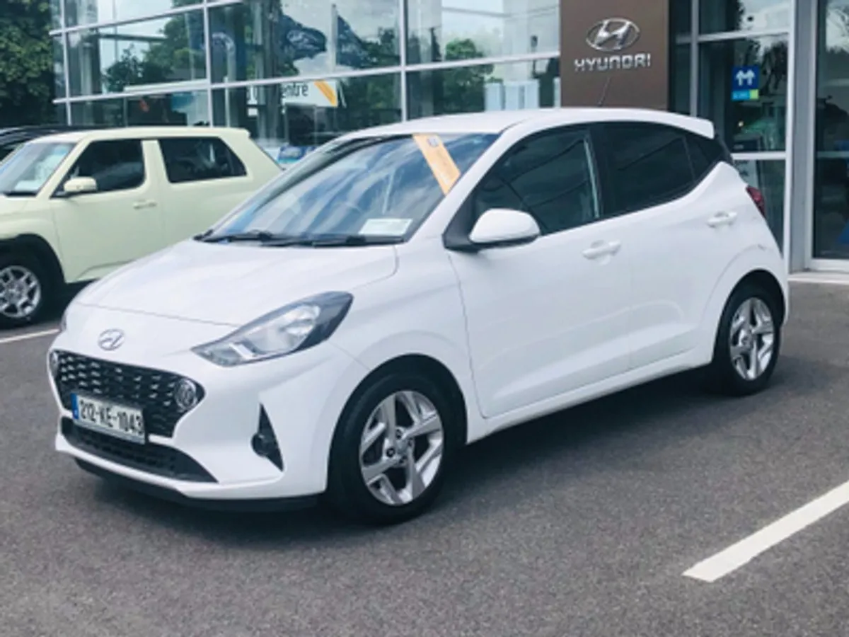Hyundai i10 Deluxe 1.0 Petrol - Image 3
