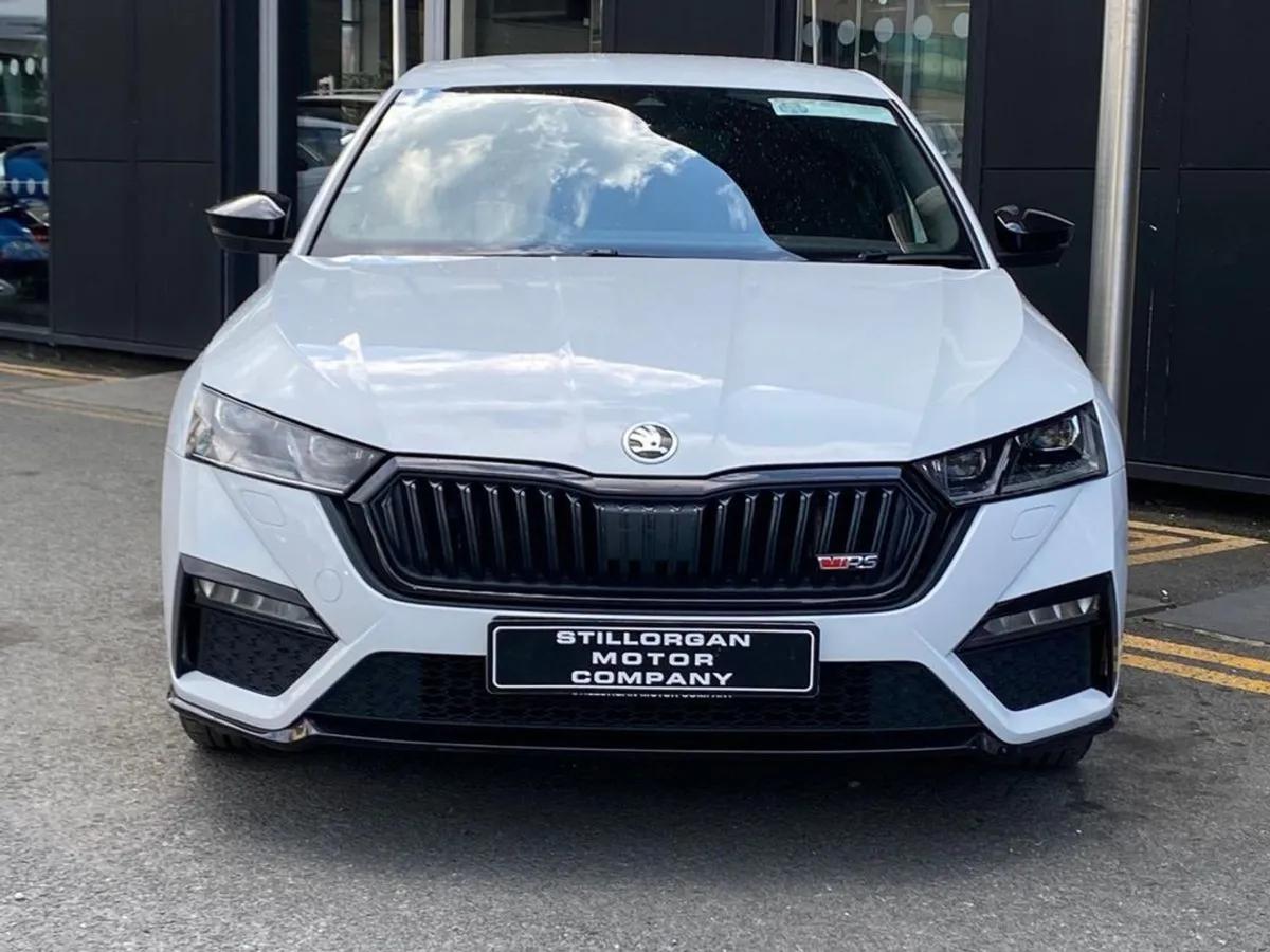 Skoda Octavia VRS 2.0 TDi DSG Auto 200bhp - Image 2