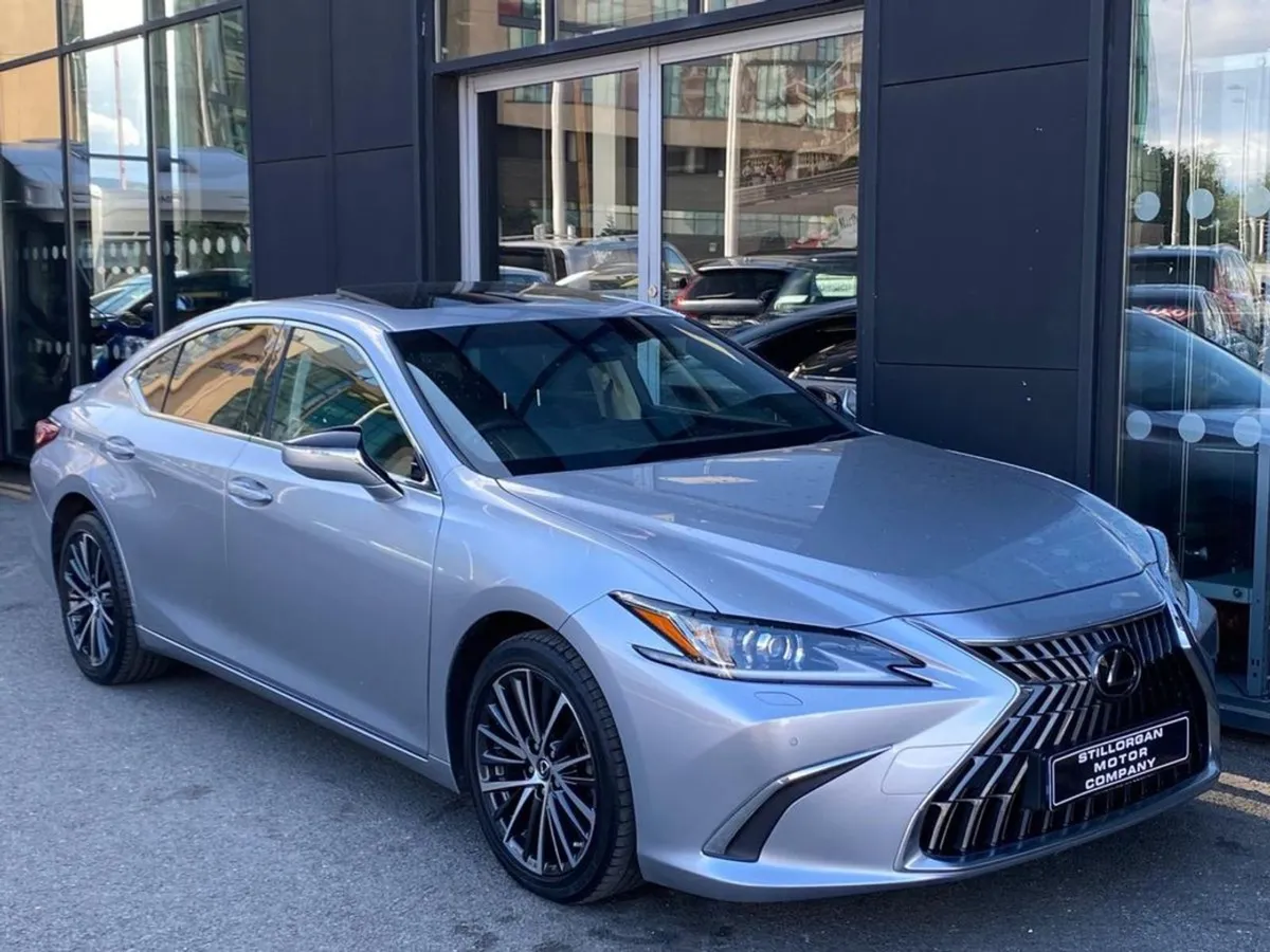 Lexus ES 300h Premium Edition Hybrid Auto - Image 3