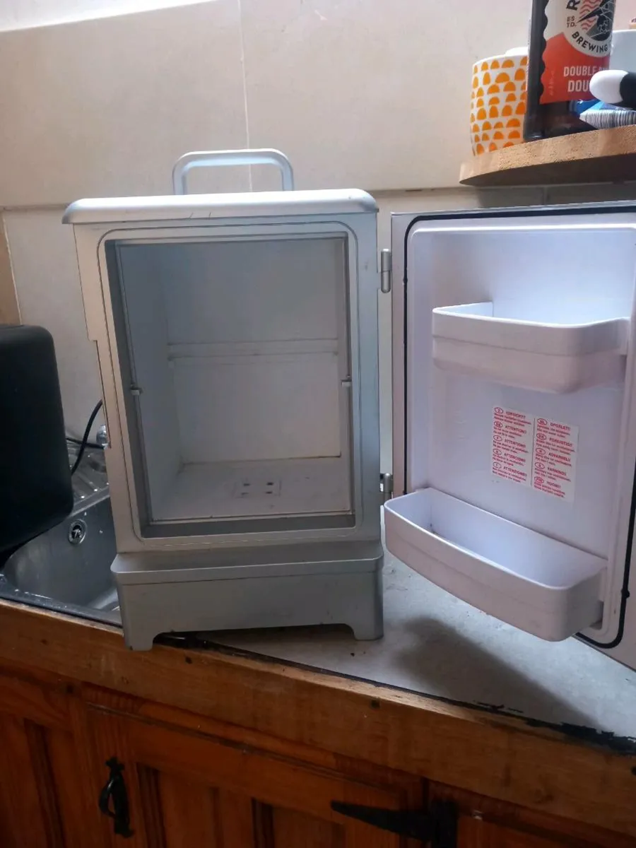 Mini fridge cold and hot - Image 2