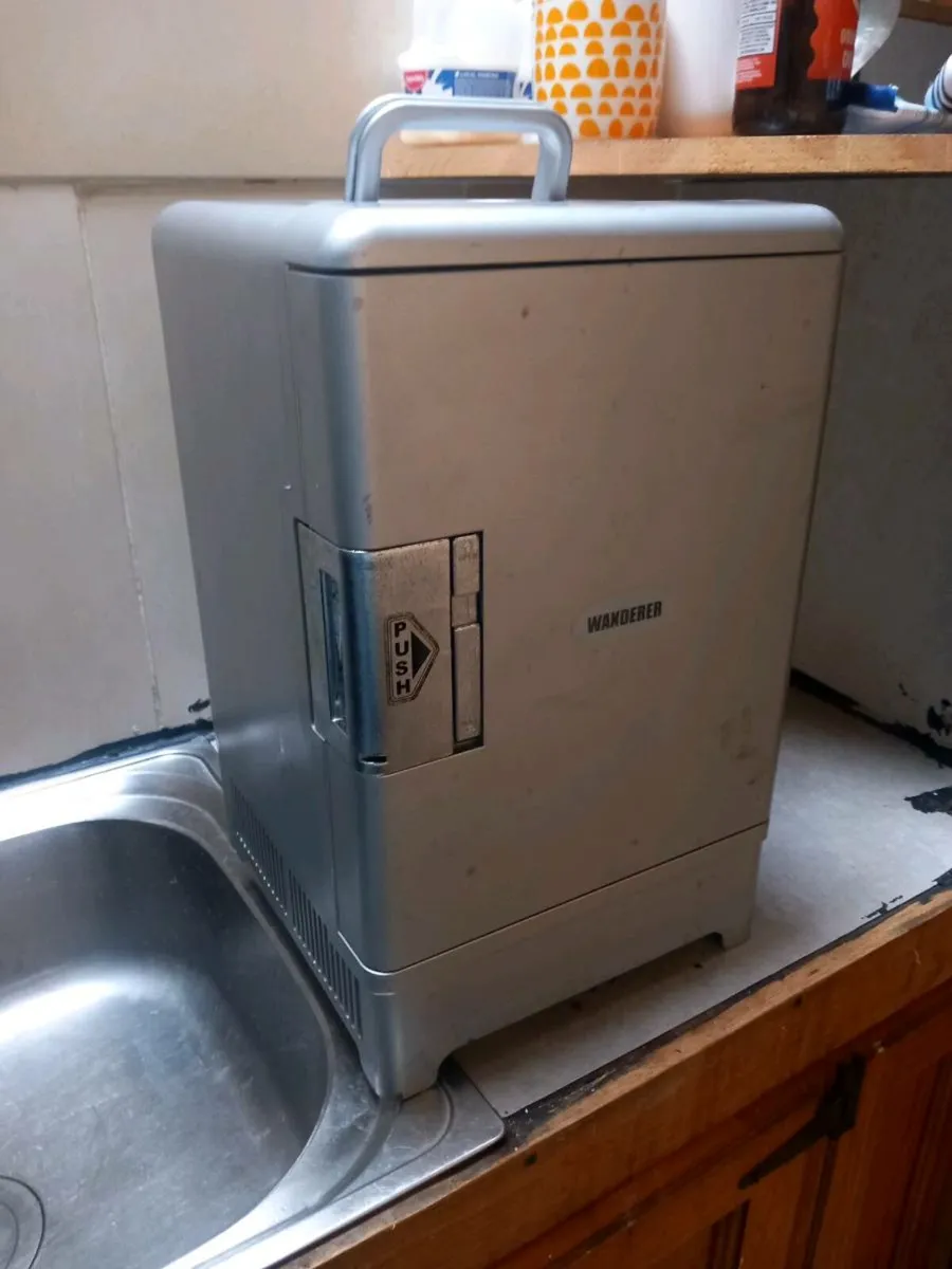 Mini fridge cold and hot - Image 3