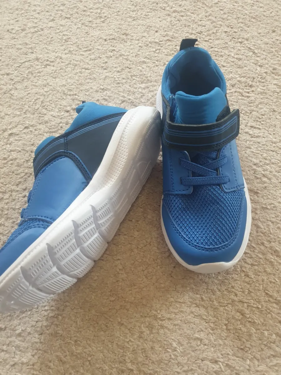Brand new runners  boys size 11 uk - Image 2